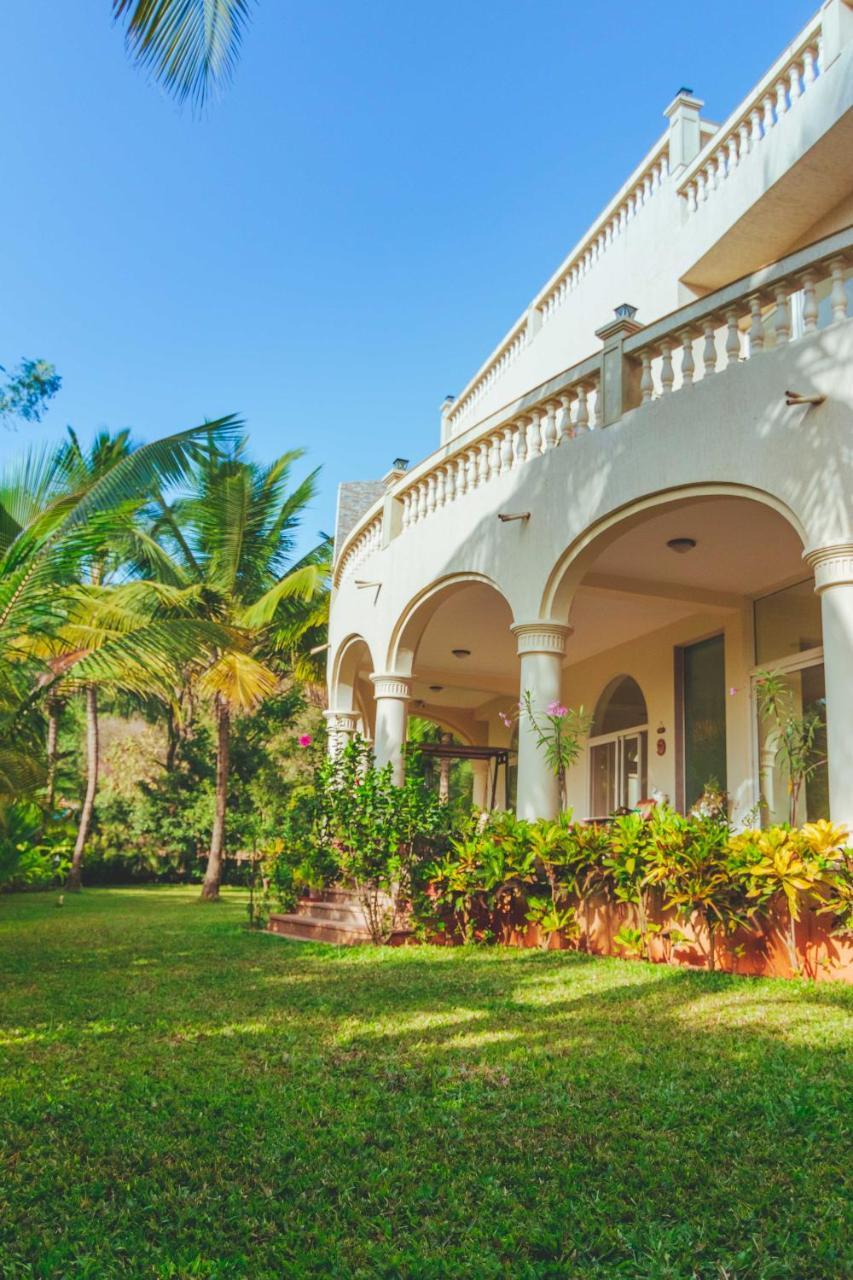 Saffronstays La Casa Maestro, Kashid - Spanish-Style Luxury Villa Near Kashid Beach 외부 사진